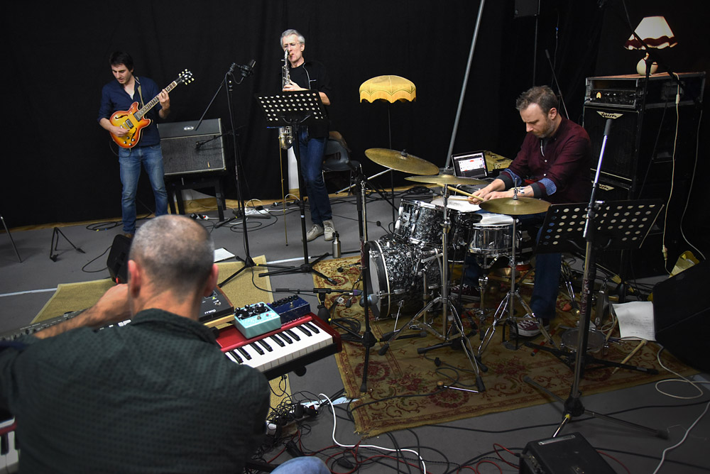 Open-Box-Soirée de Résidence dans les studio de L'AMI-Friches